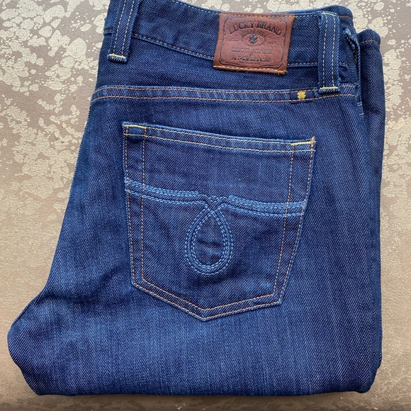 Lucky Brand Lola boot cut jeans. Size 6/28 - Picture 2 of 9